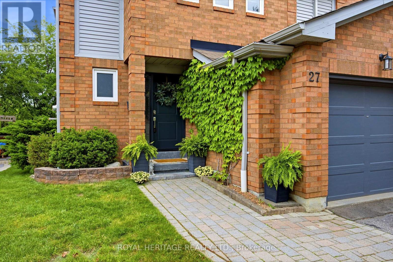 27 Heaver Drive, Whitby, Ontario  L1N 8X2 - Photo 2 - E13429850