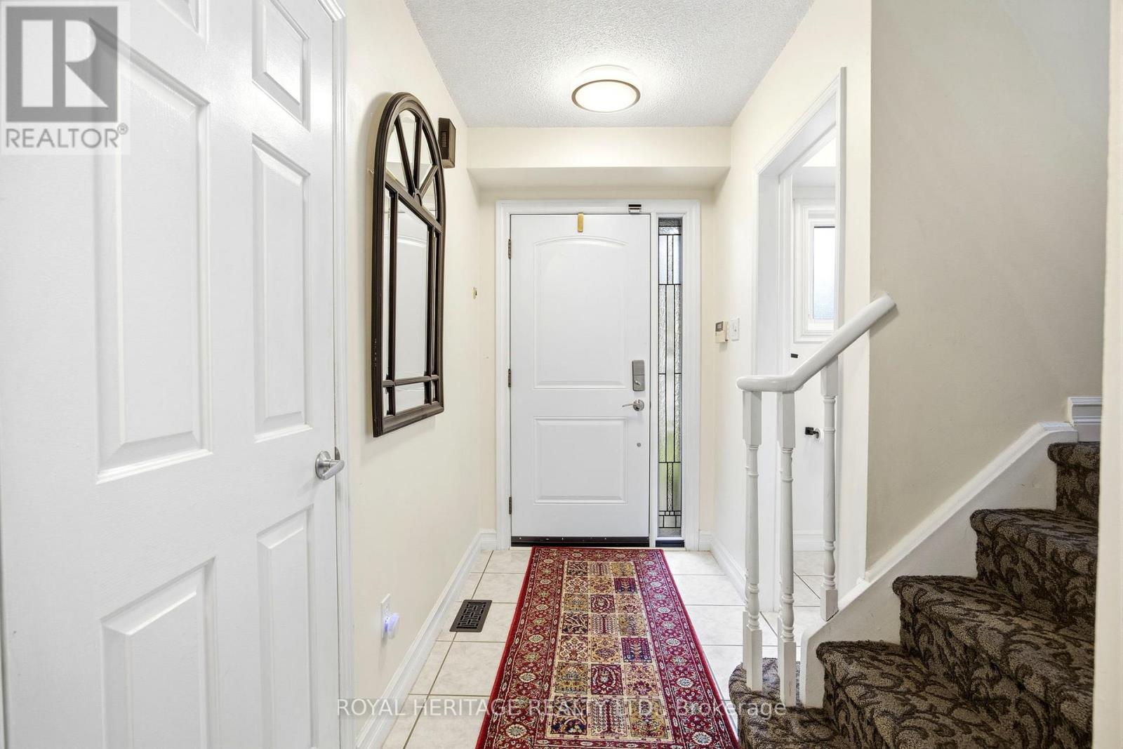 27 Heaver Drive, Whitby, Ontario  L1N 8X2 - Photo 4 - E13429850