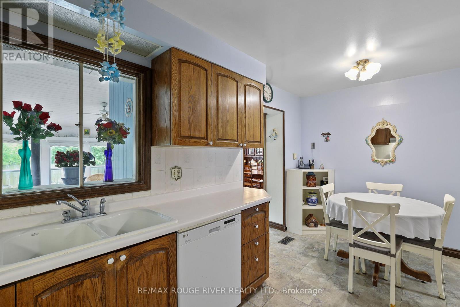 64 Burden Crescent, Ajax, Ontario  L1S 3T8 - Photo 7 - E13429864