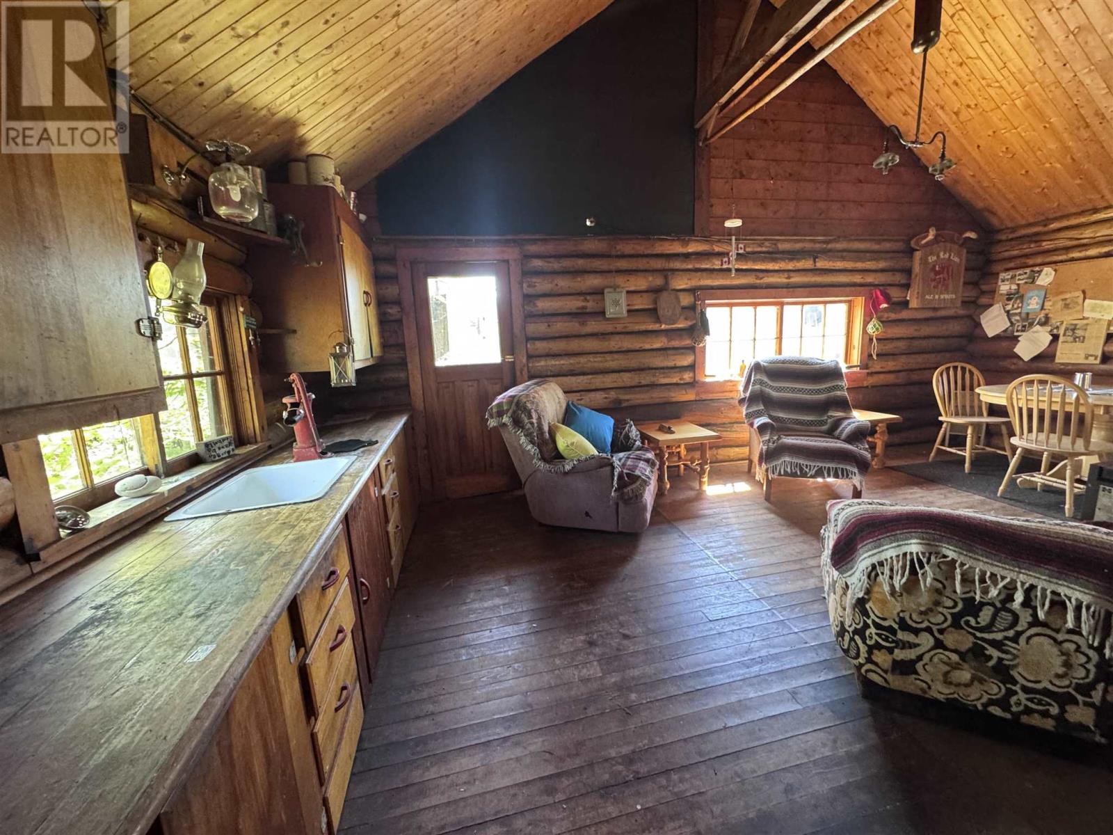 2830 Dog Lake Island, Missanabi, Ontario  P0M 2H0 - Photo 19 - SM261397