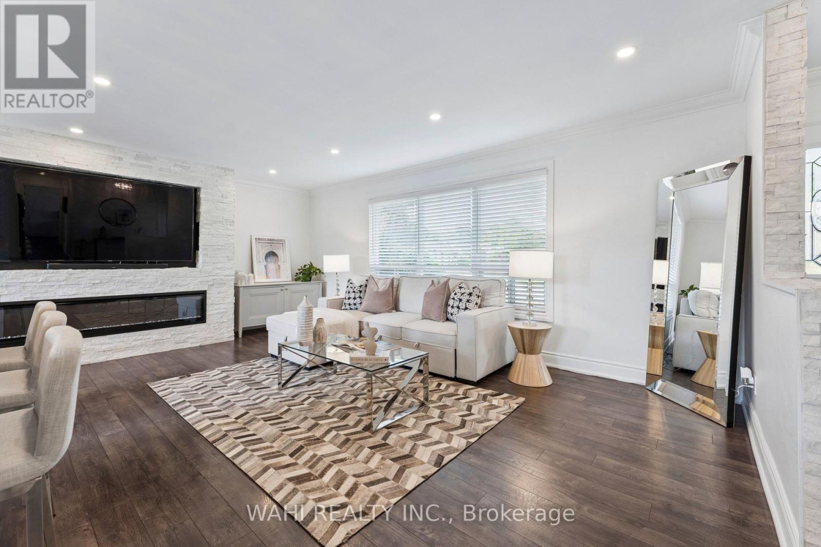 39 Nanwood Drive, Brampton, Ontario  L6W 1L7 - Photo 7 - W13429820