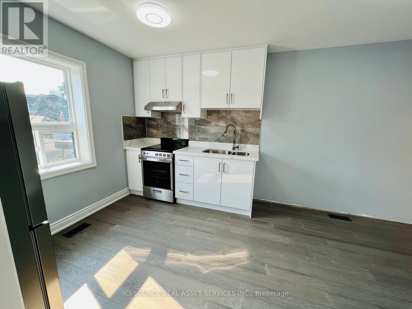 4 - 1342 Weston Road, Toronto (Mount Dennis), Ontario  M6M 4R5 - Photo 4 - W13429844