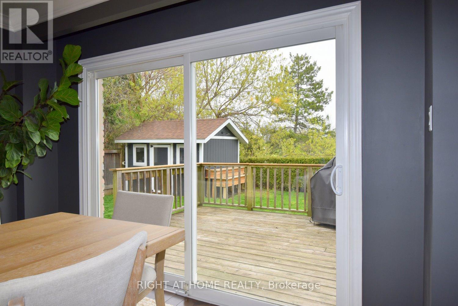 2451 Sinclair Circle, Burlington, Ontario  L7P 3K9 - Photo 19 - W13429872