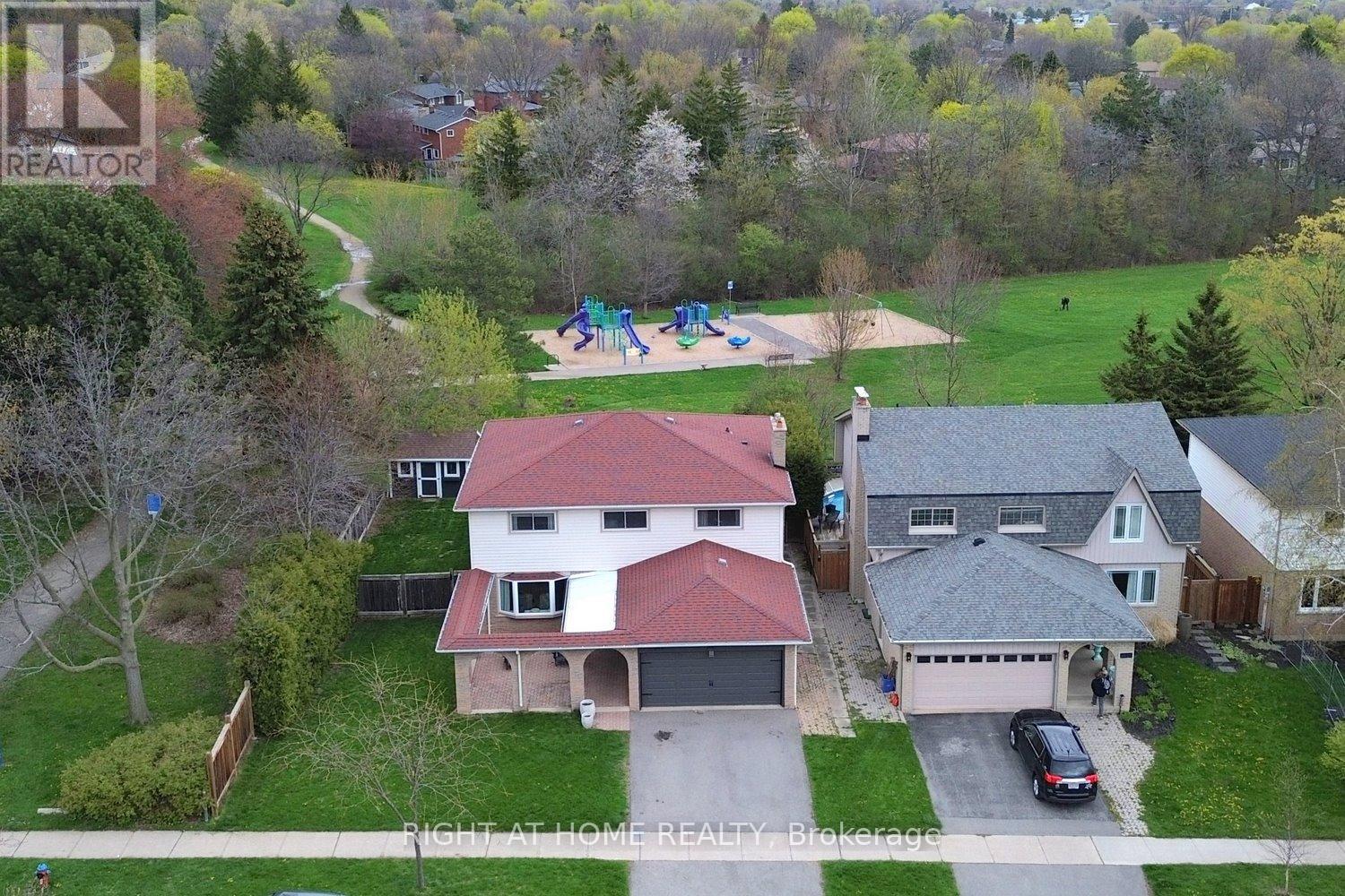 2451 Sinclair Circle, Burlington, Ontario  L7P 3K9 - Photo 2 - W13429872