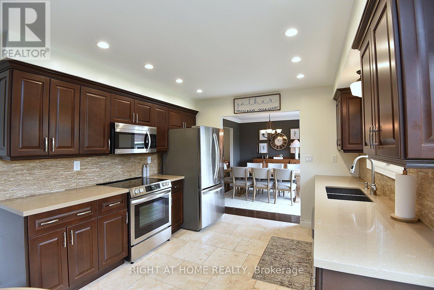 2451 Sinclair Circle, Burlington, Ontario  L7P 3K9 - Photo 25 - W13429872