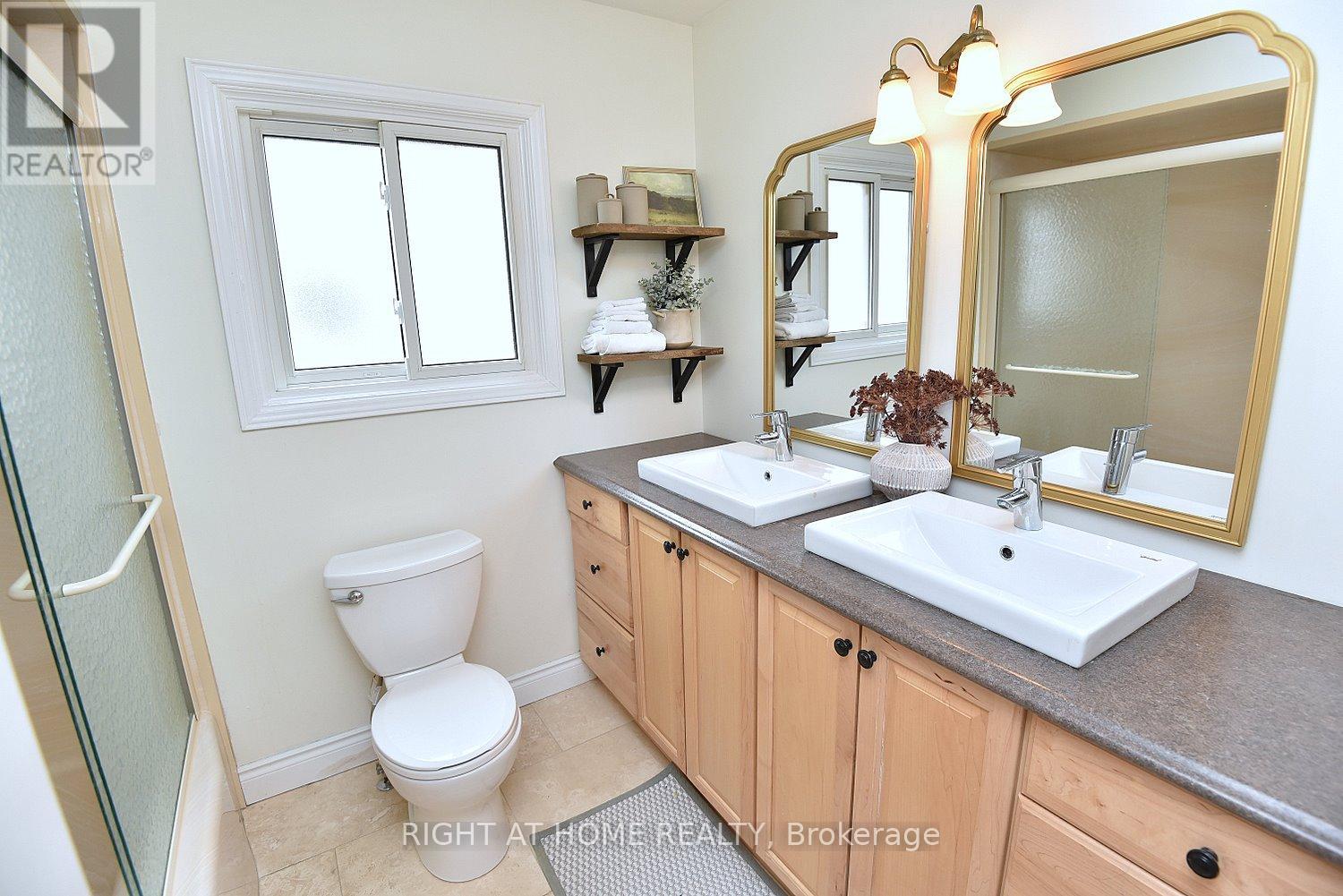 2451 Sinclair Circle, Burlington, Ontario  L7P 3K9 - Photo 38 - W13429872