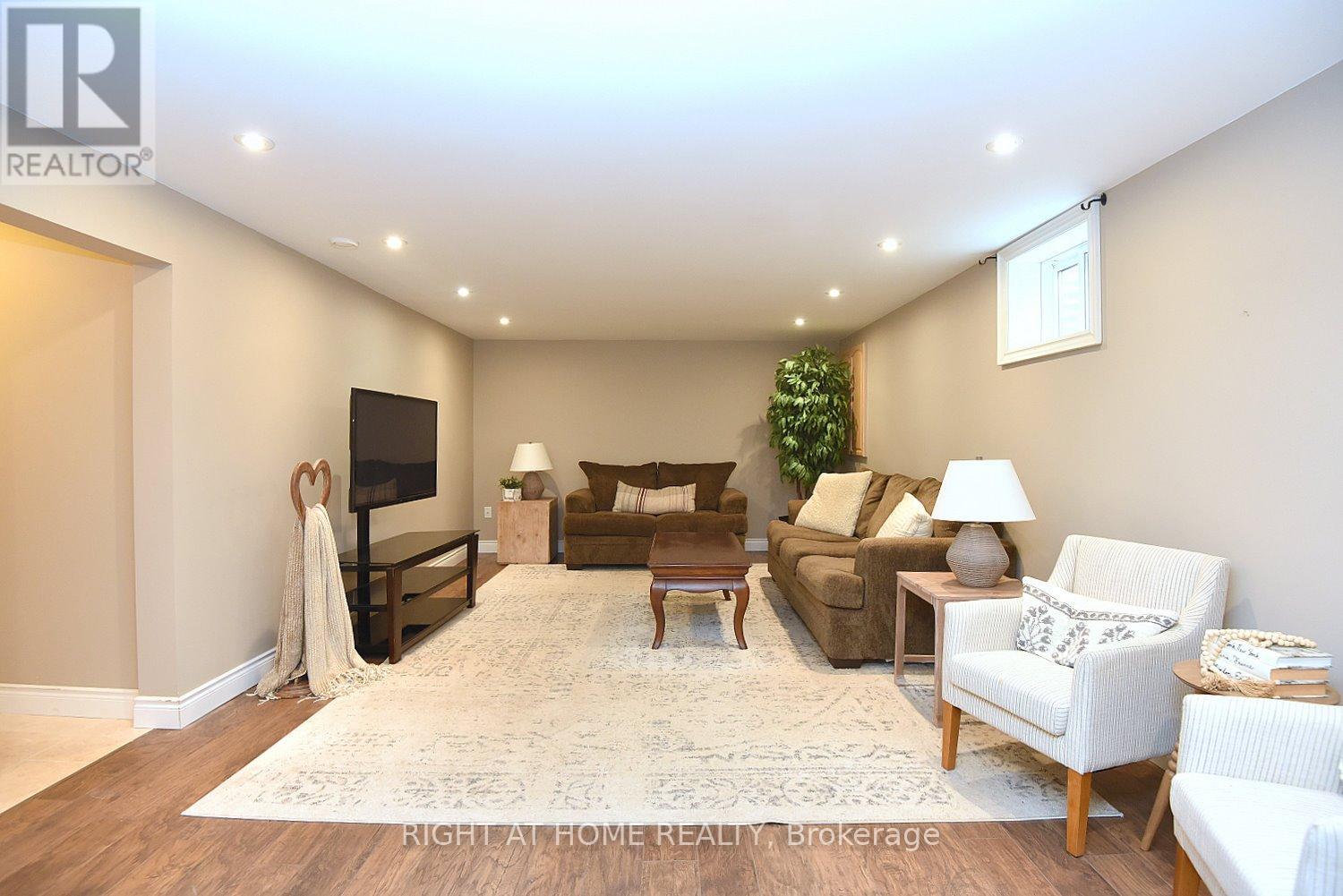 2451 Sinclair Circle, Burlington, Ontario  L7P 3K9 - Photo 39 - W13429872