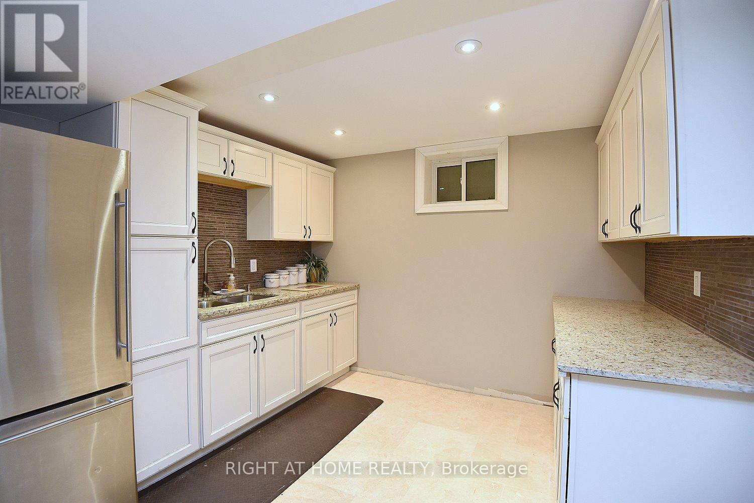 2451 Sinclair Circle, Burlington, Ontario  L7P 3K9 - Photo 41 - W13429872