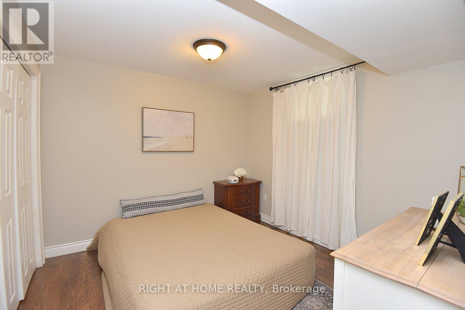 2451 Sinclair Circle, Burlington, Ontario  L7P 3K9 - Photo 43 - W13429872