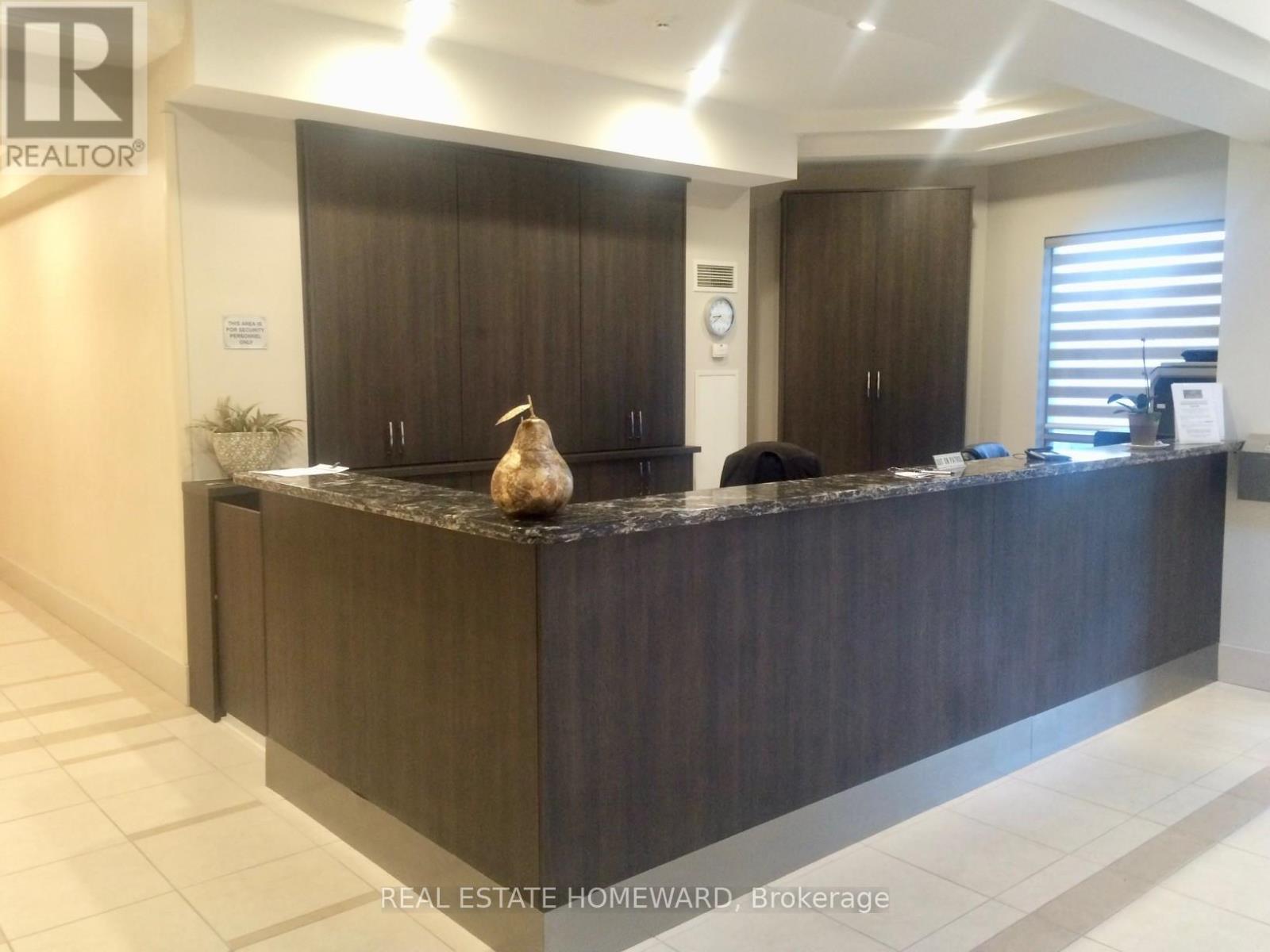 108 - 50 Disera Drive, Vaughan, Ontario L4J 9E9 - Photo 4 - N12967038