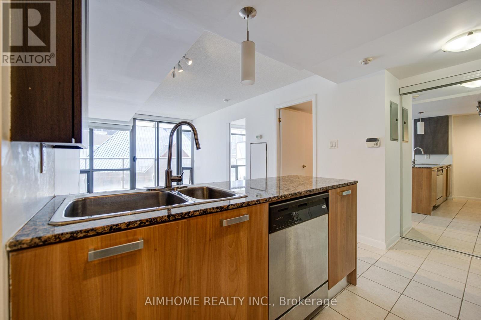 1604 - 38 Grenville Street, Toronto, Ontario  M4Y 1A5 - Photo 10 - C13418598