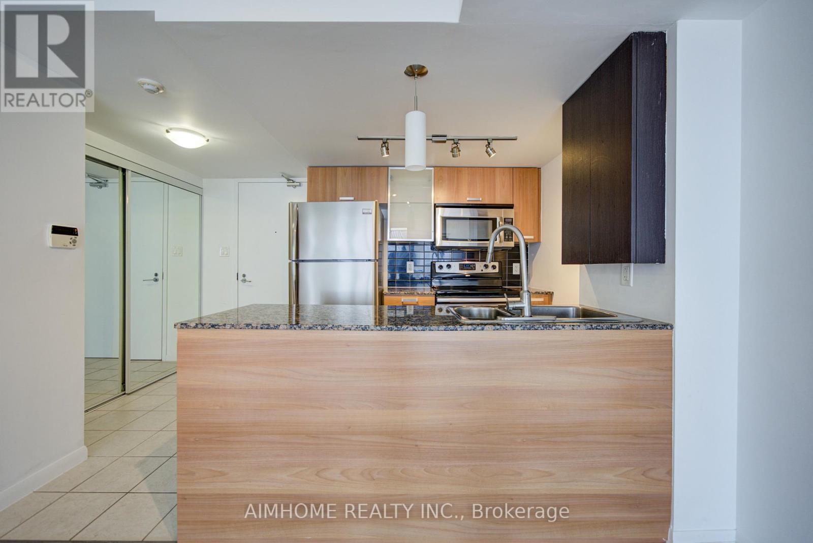 1604 - 38 Grenville Street, Toronto, Ontario  M4Y 1A5 - Photo 14 - C13418598