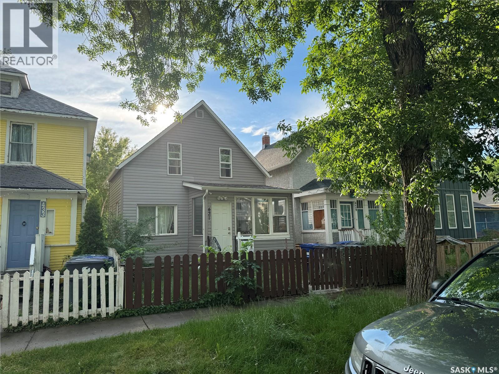 431 G Avenue S, Saskatoon, Saskatchewan  S7M 1V5 - Photo 2 - SK039055