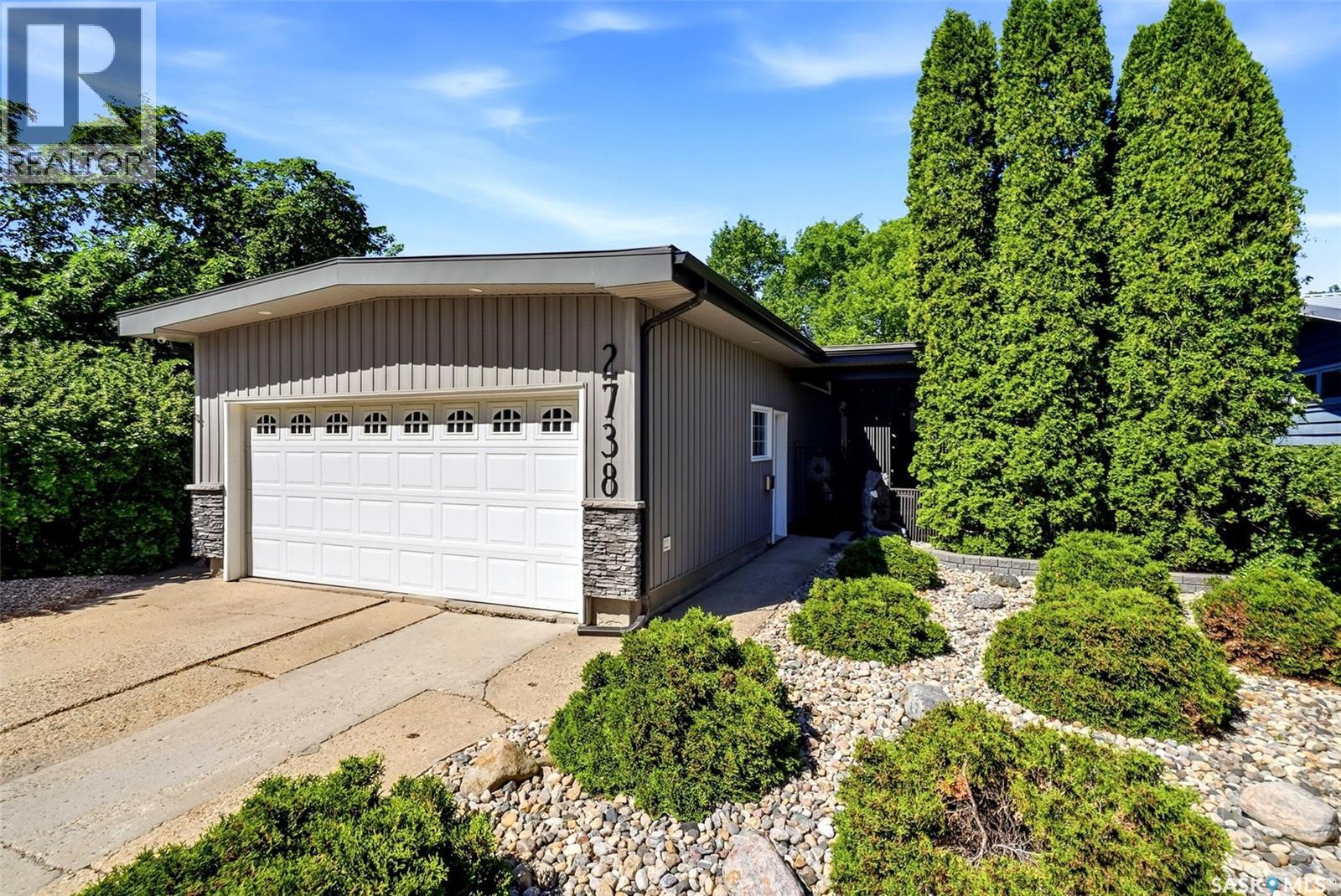 2738 Cameron Street, Regina, Saskatchewan  S4T 2W6 - Photo 1 - SK038760