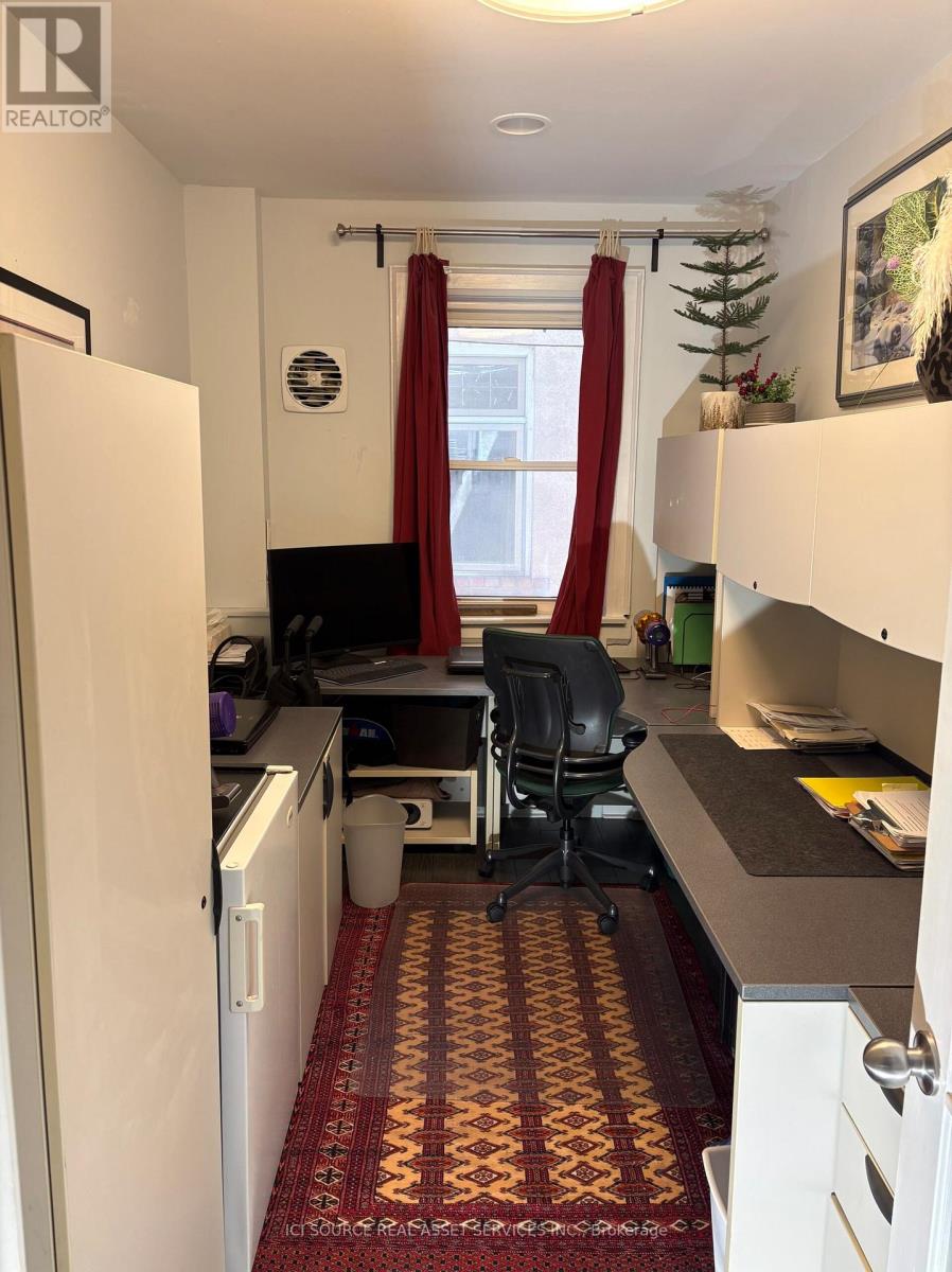 Main Floor - 2241 Queen Street E, Toronto, Ontario  M4E 1G1 - Photo 14 - E13429918