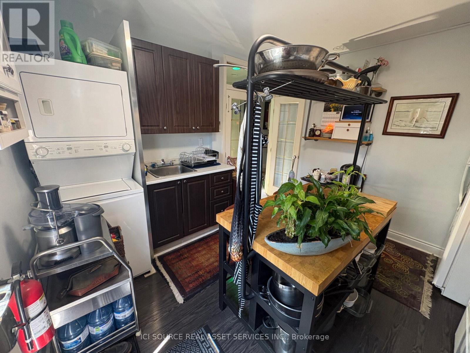 Main Floor - 2241 Queen Street E, Toronto, Ontario  M4E 1G1 - Photo 21 - E13429918