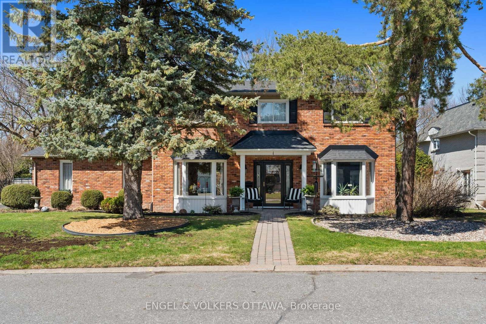 1 ERINLEA COURT, Ottawa, Ontario