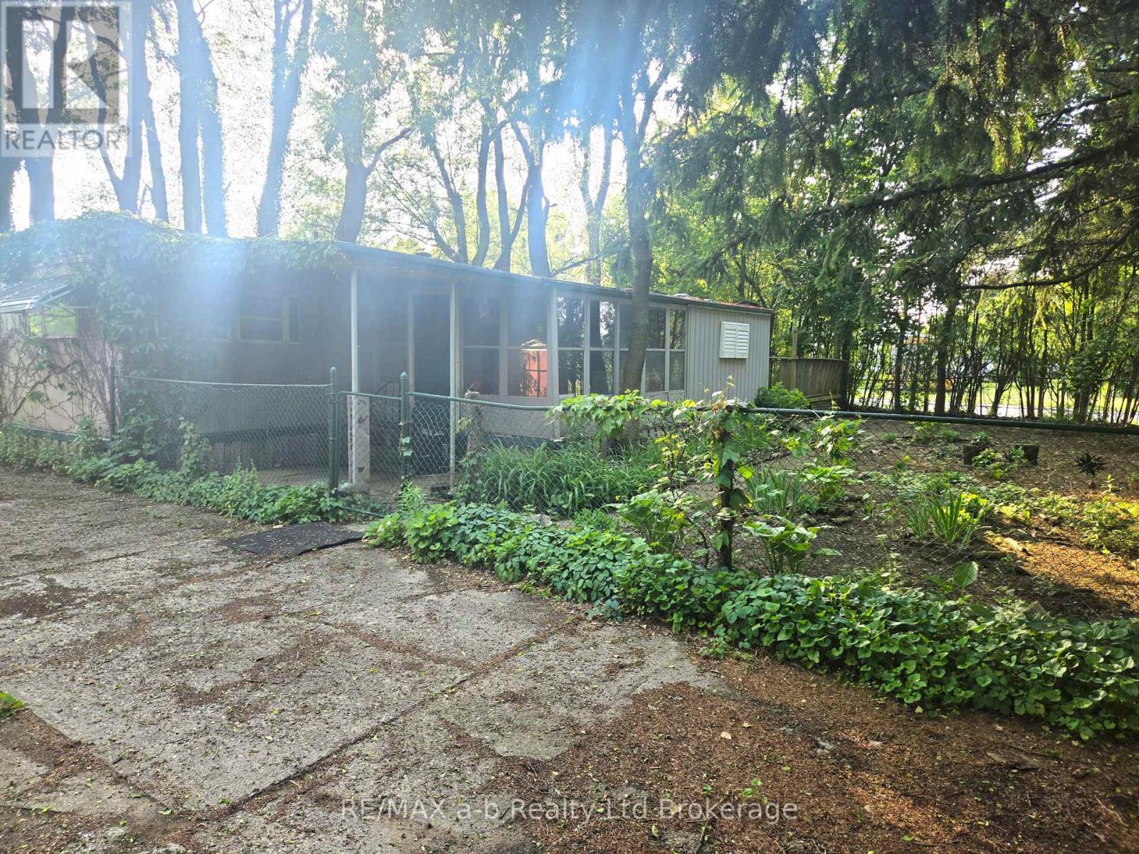 1 First Street, Norfolk, Ontario  N4B 2W6 - Photo 3 - X12995386