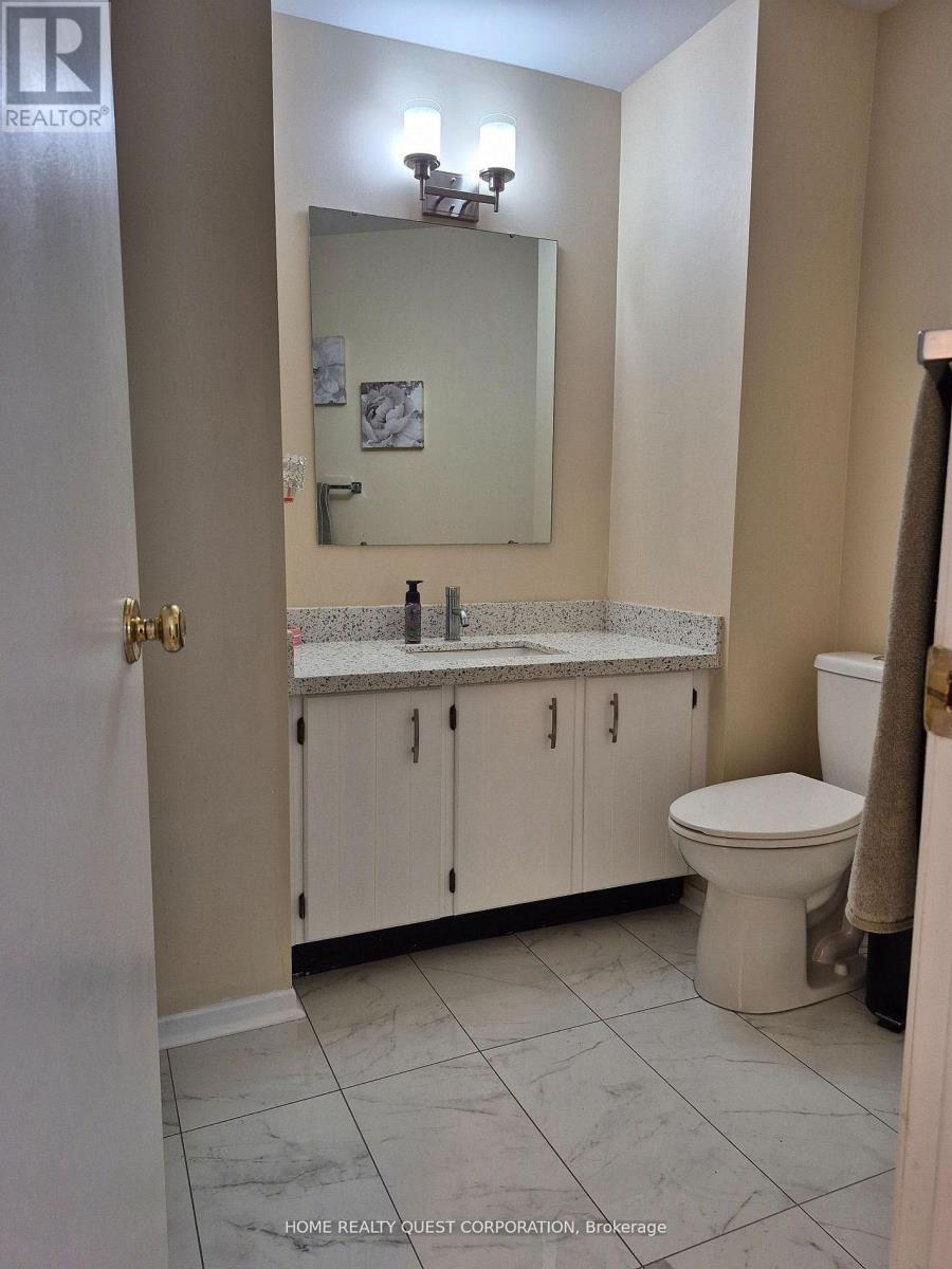 Room B - 1722 Princelea Place, Mississauga, Ontario  L5M 3R4 - Photo 2 - W13430002