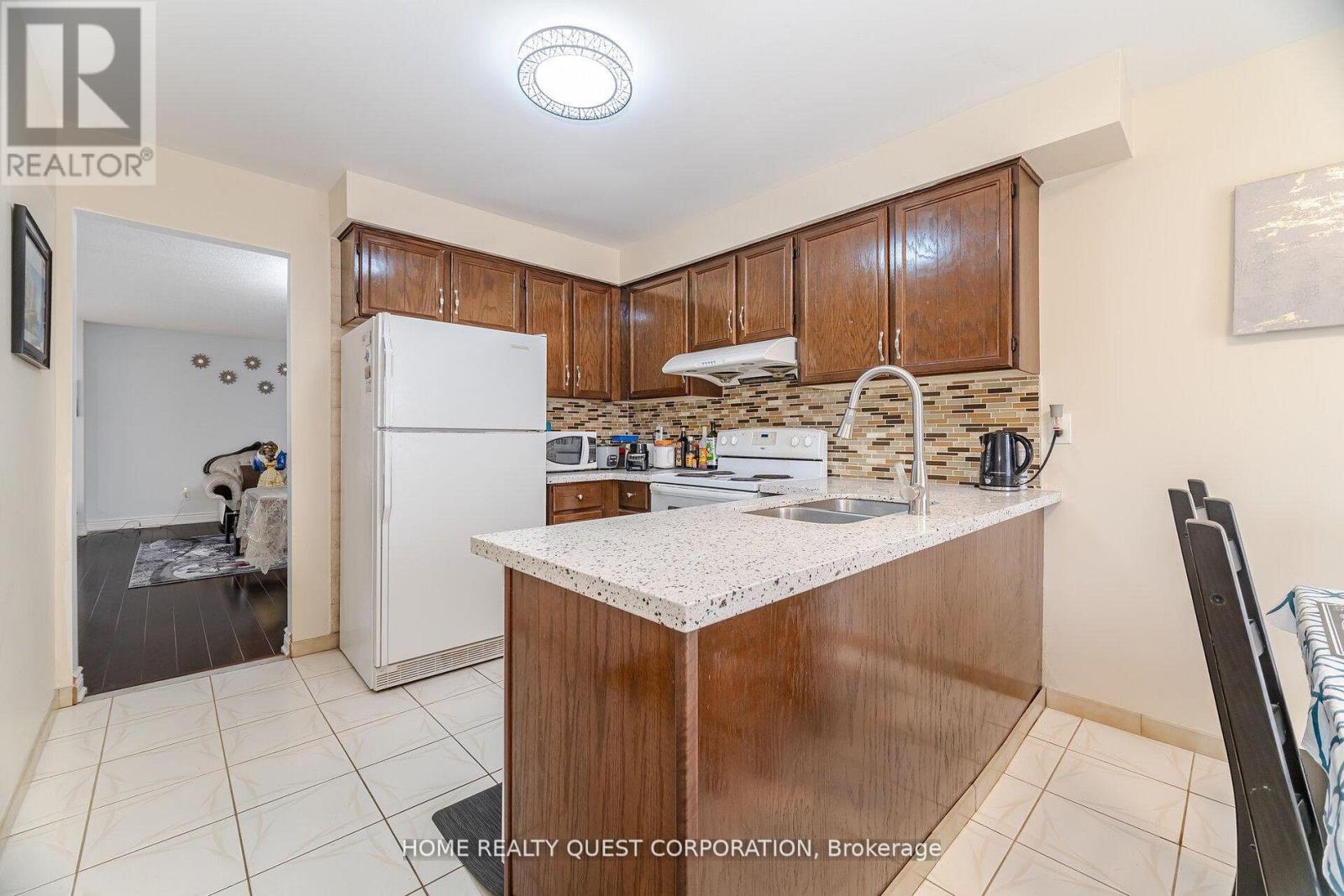 Room B - 1722 Princelea Place, Mississauga, Ontario  L5M 3R4 - Photo 5 - W13430002