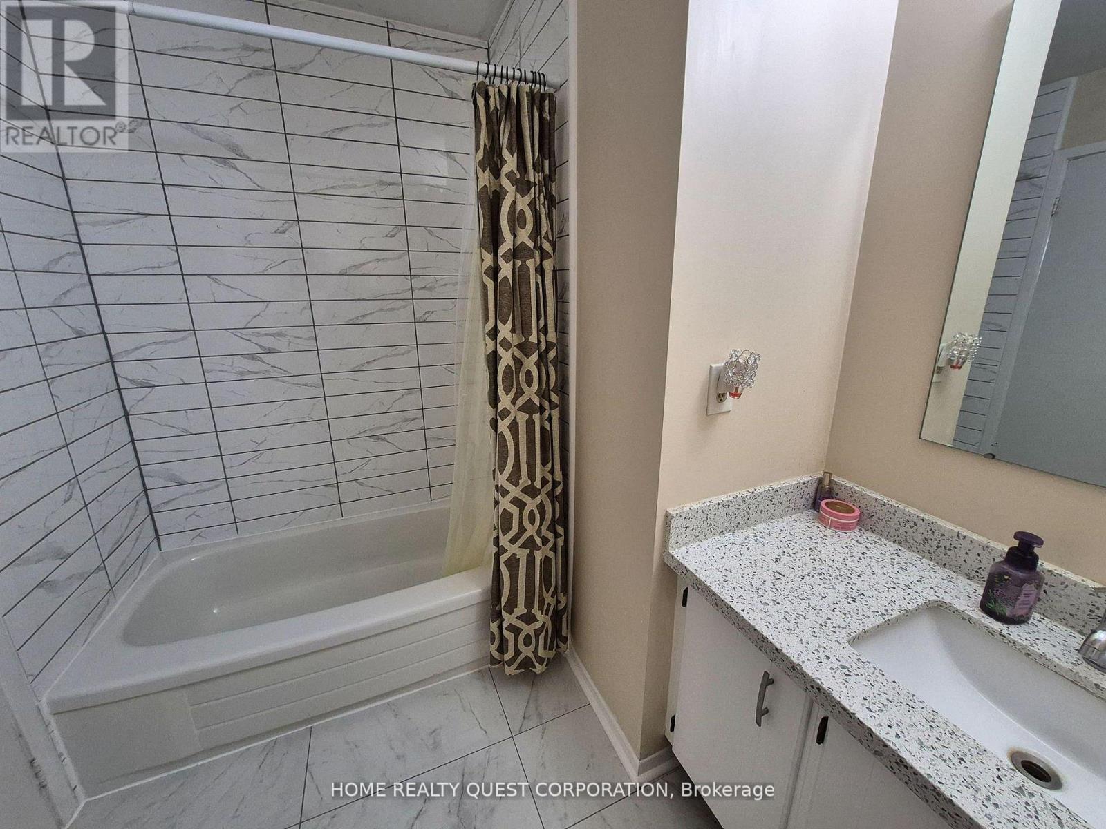 Room B - 1722 Princelea Place, Mississauga, Ontario  L5M 3R4 - Photo 7 - W13430002