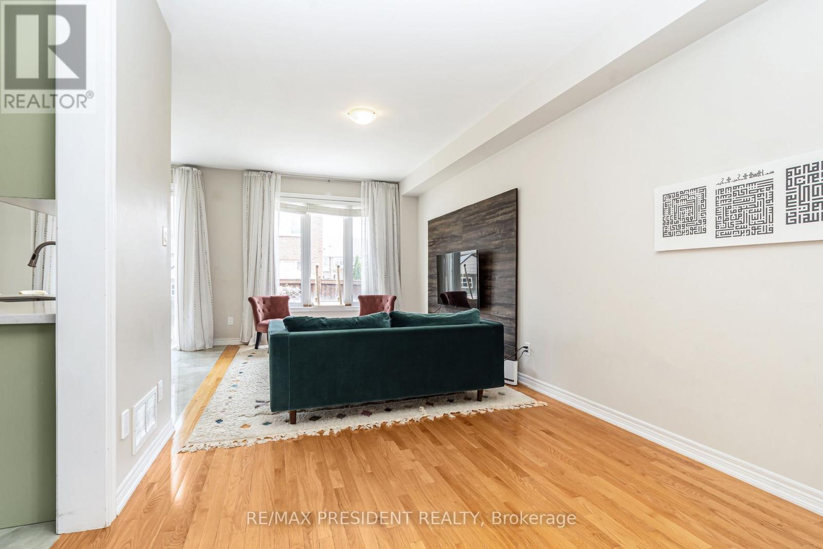 4 Pendulum Circle, Brampton, Ontario  L6R 3N5 - Photo 12 - W13424104