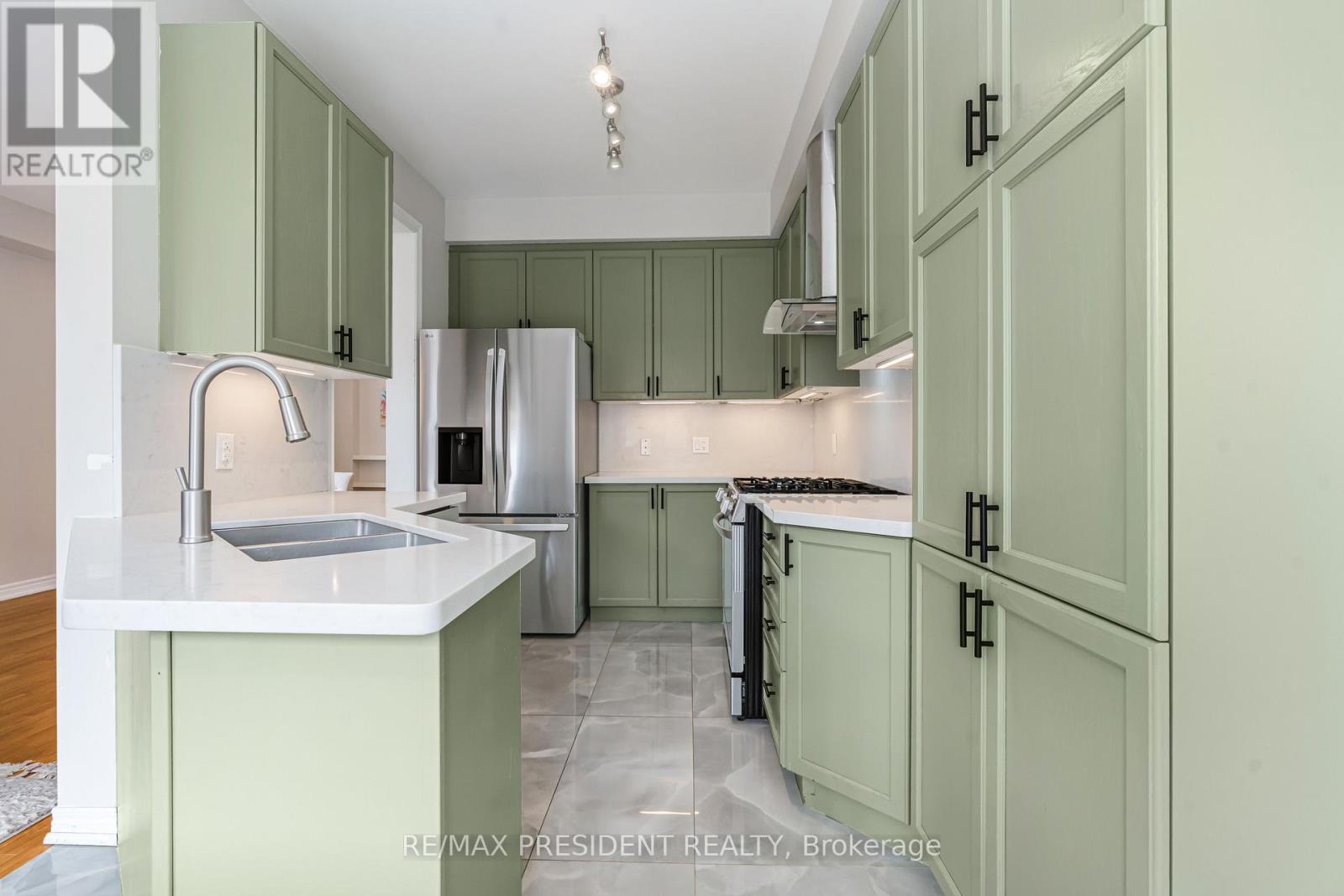 4 Pendulum Circle, Brampton, Ontario  L6R 3N5 - Photo 16 - W13424104