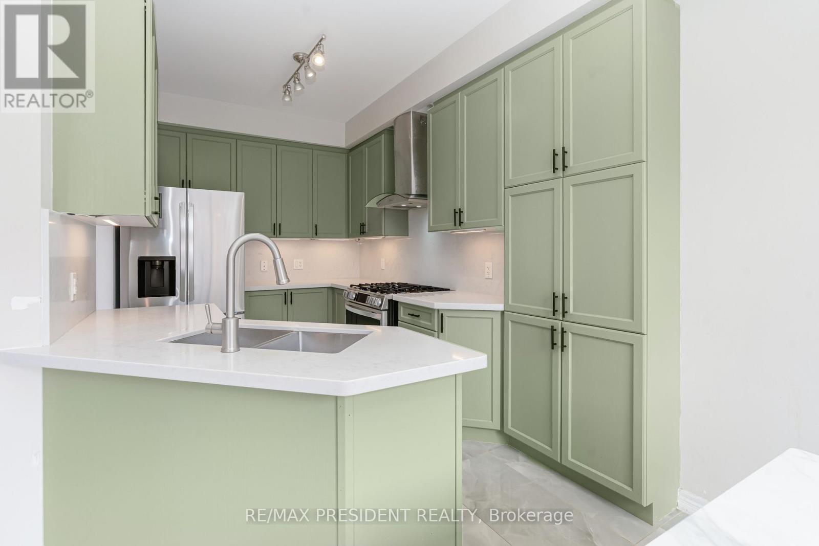 4 Pendulum Circle, Brampton, Ontario  L6R 3N5 - Photo 17 - W13424104