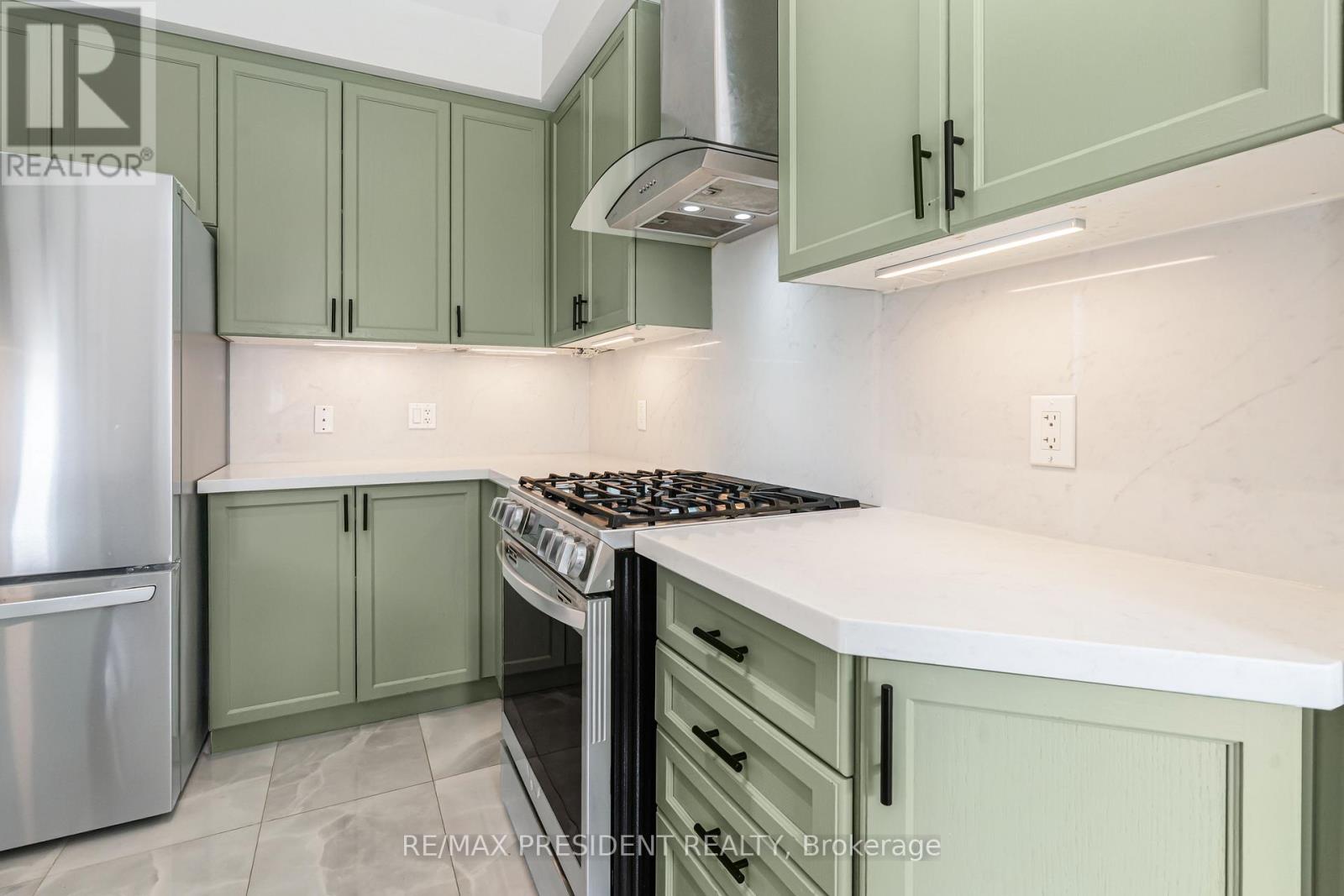 4 Pendulum Circle, Brampton, Ontario  L6R 3N5 - Photo 20 - W13424104