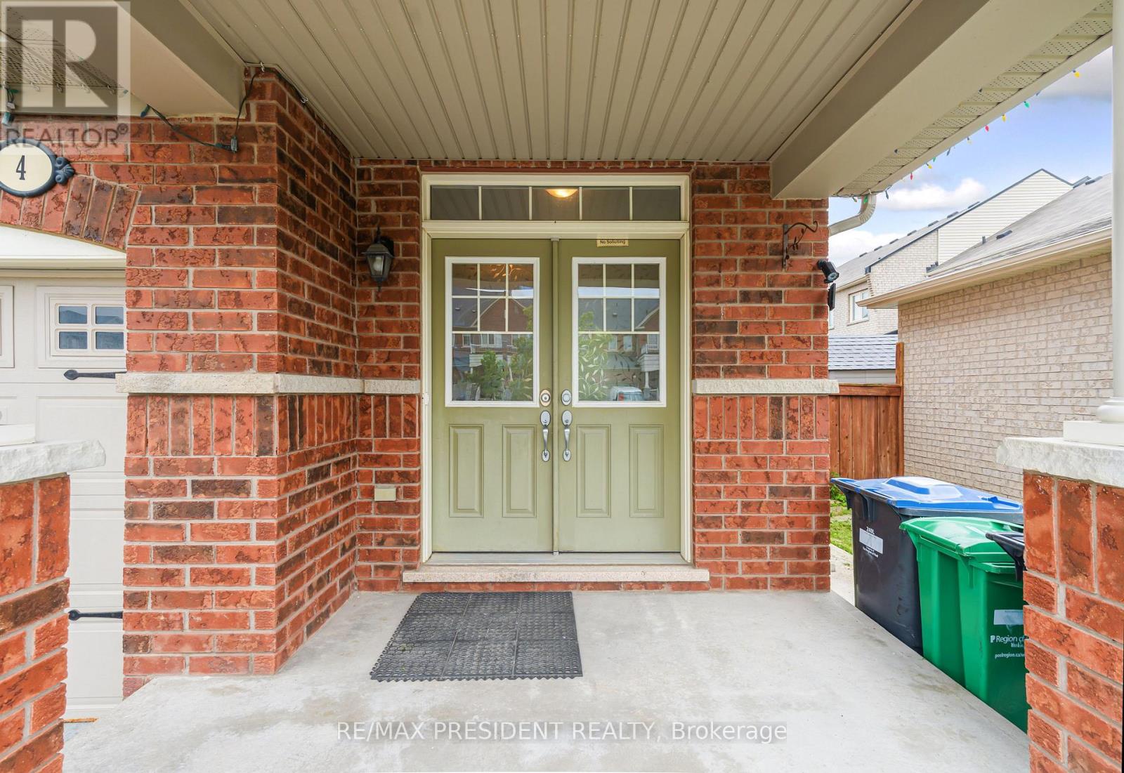 4 Pendulum Circle, Brampton, Ontario  L6R 3N5 - Photo 4 - W13424104