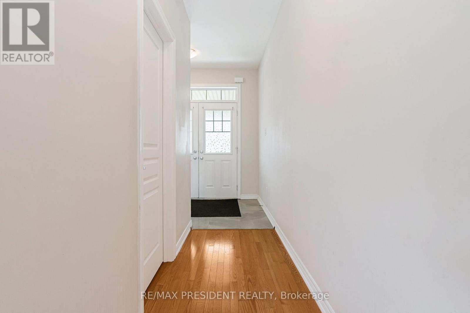 4 Pendulum Circle, Brampton, Ontario  L6R 3N5 - Photo 6 - W13424104