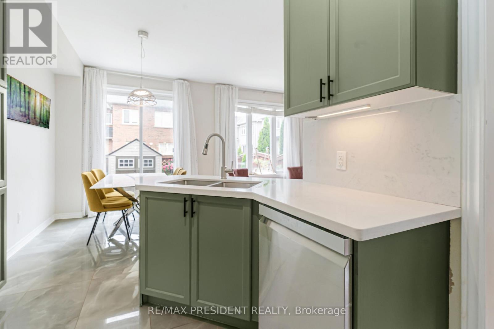 4 Pendulum Circle, Brampton, Ontario  L6R 3N5 - Photo 21 - W13424104