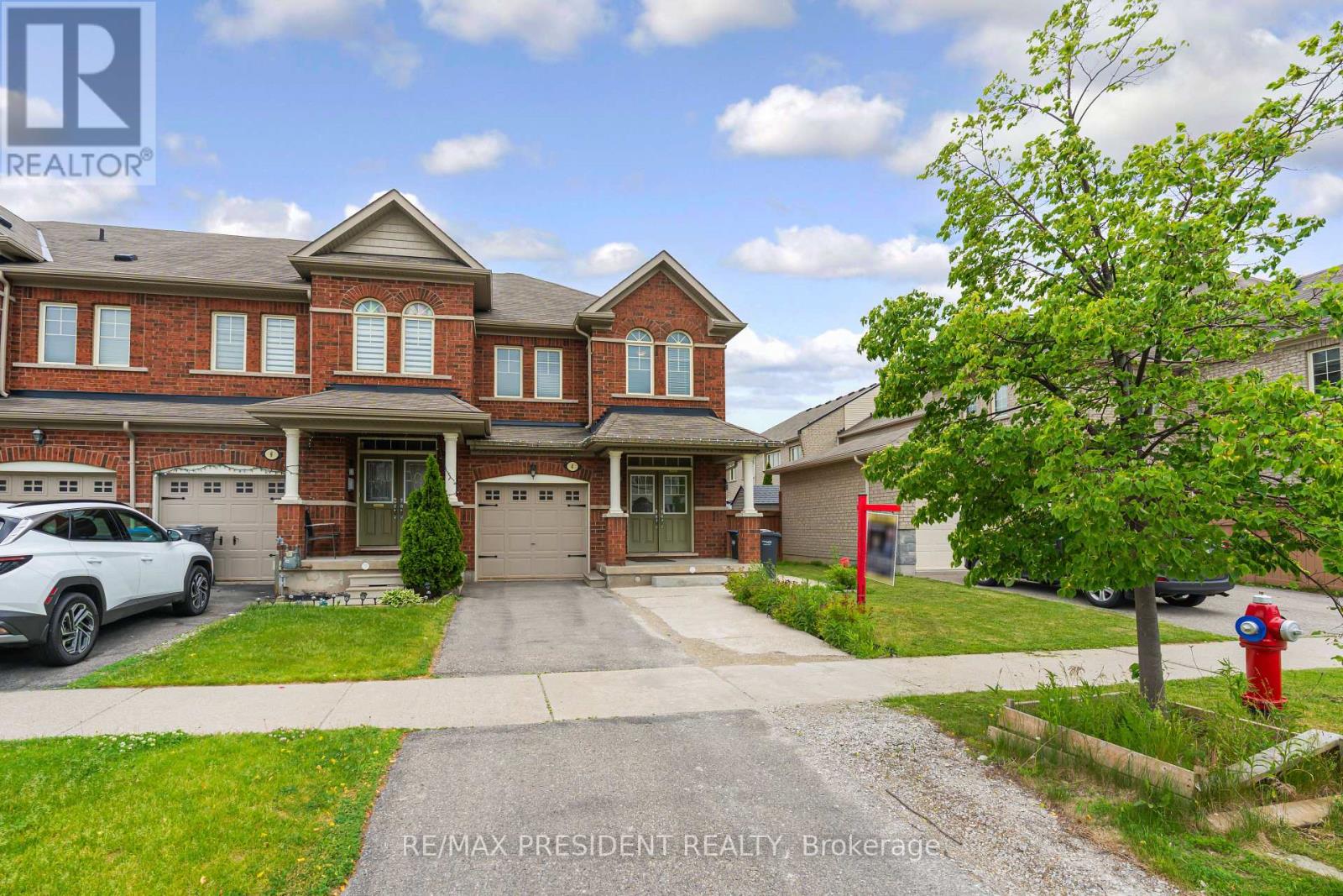 4 Pendulum Circle, Brampton, Ontario  L6R 3N5 - Photo 2 - W13424104