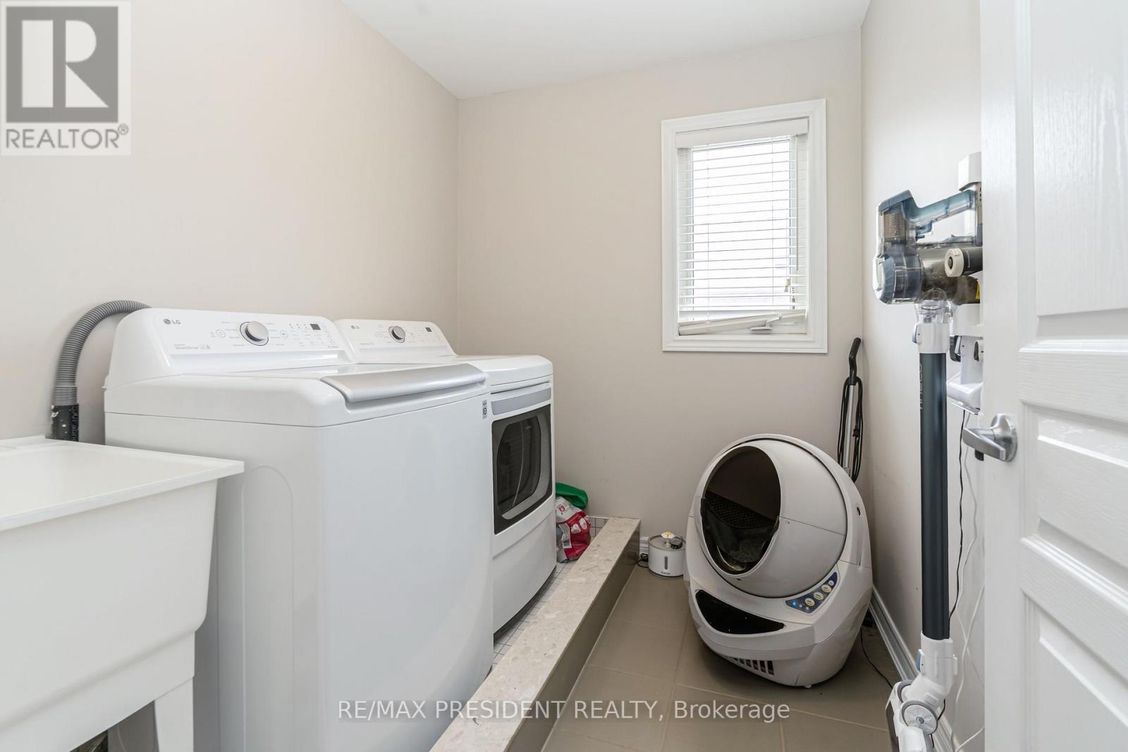 4 Pendulum Circle, Brampton, Ontario  L6R 3N5 - Photo 37 - W13424104