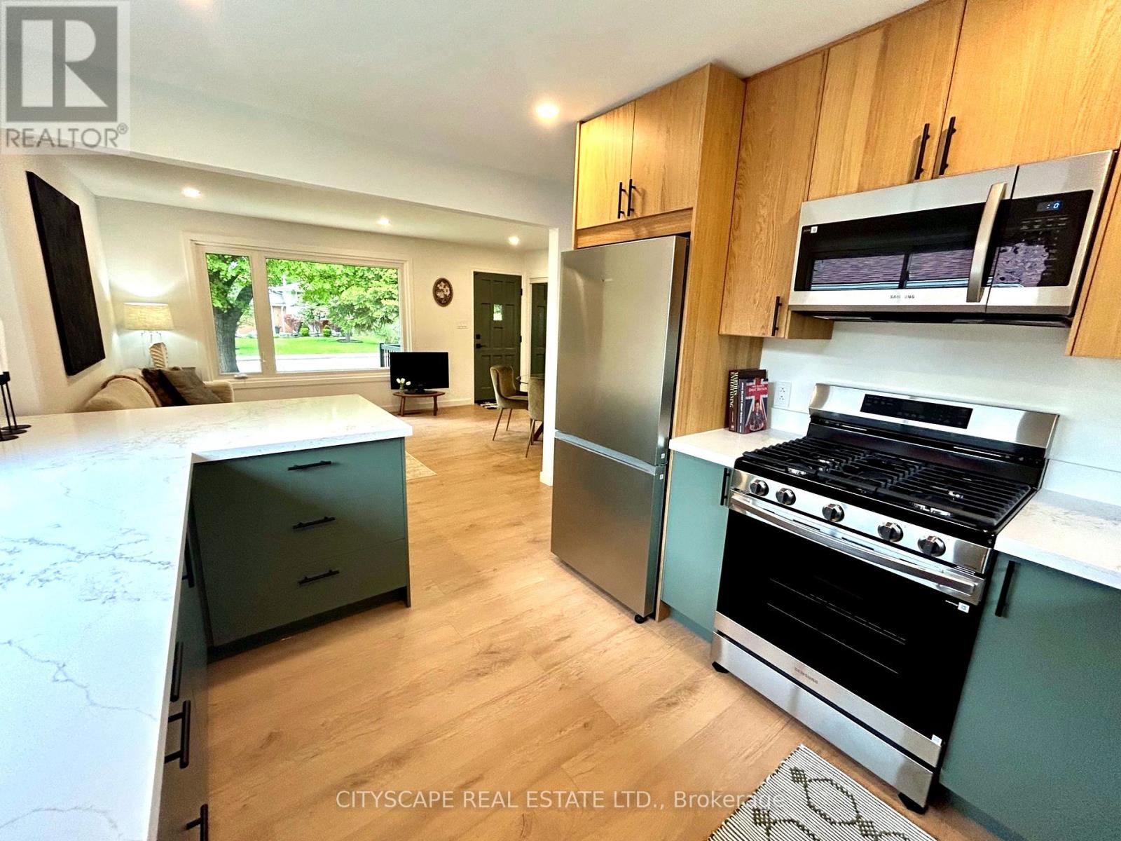 39 Carousel Avenue, Hamilton, Ontario  L9A 4L7 - Photo 4 - X13247426