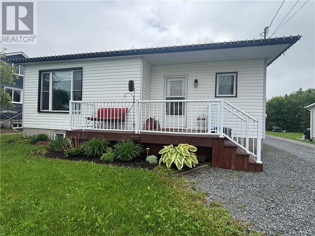 180 Landry Street, Azilda, Ontario  P0M 1B0 - Photo 2 - 2128474