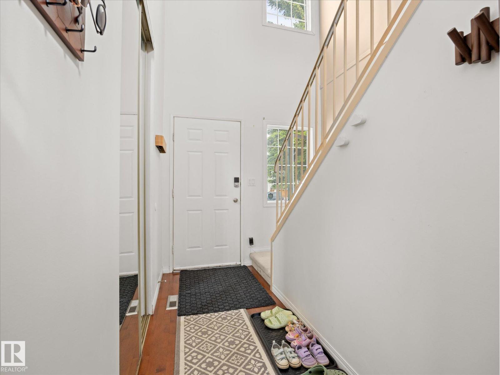 10805 20 Av NW, Edmonton, Alberta  T6J 5W5 - Photo 3 - E4492954
