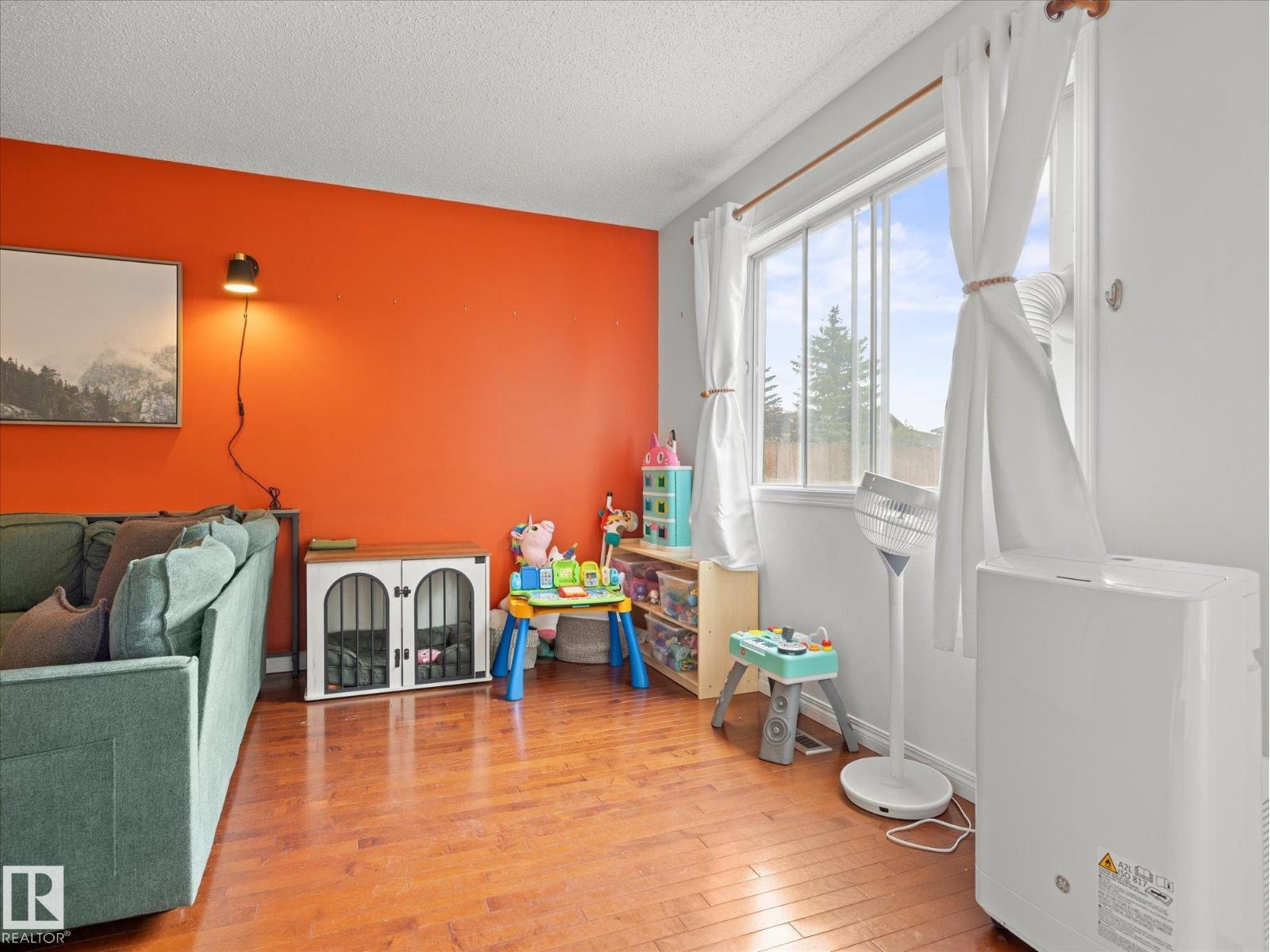 10805 20 Av NW, Edmonton, Alberta  T6J 5W5 - Photo 8 - E4492954