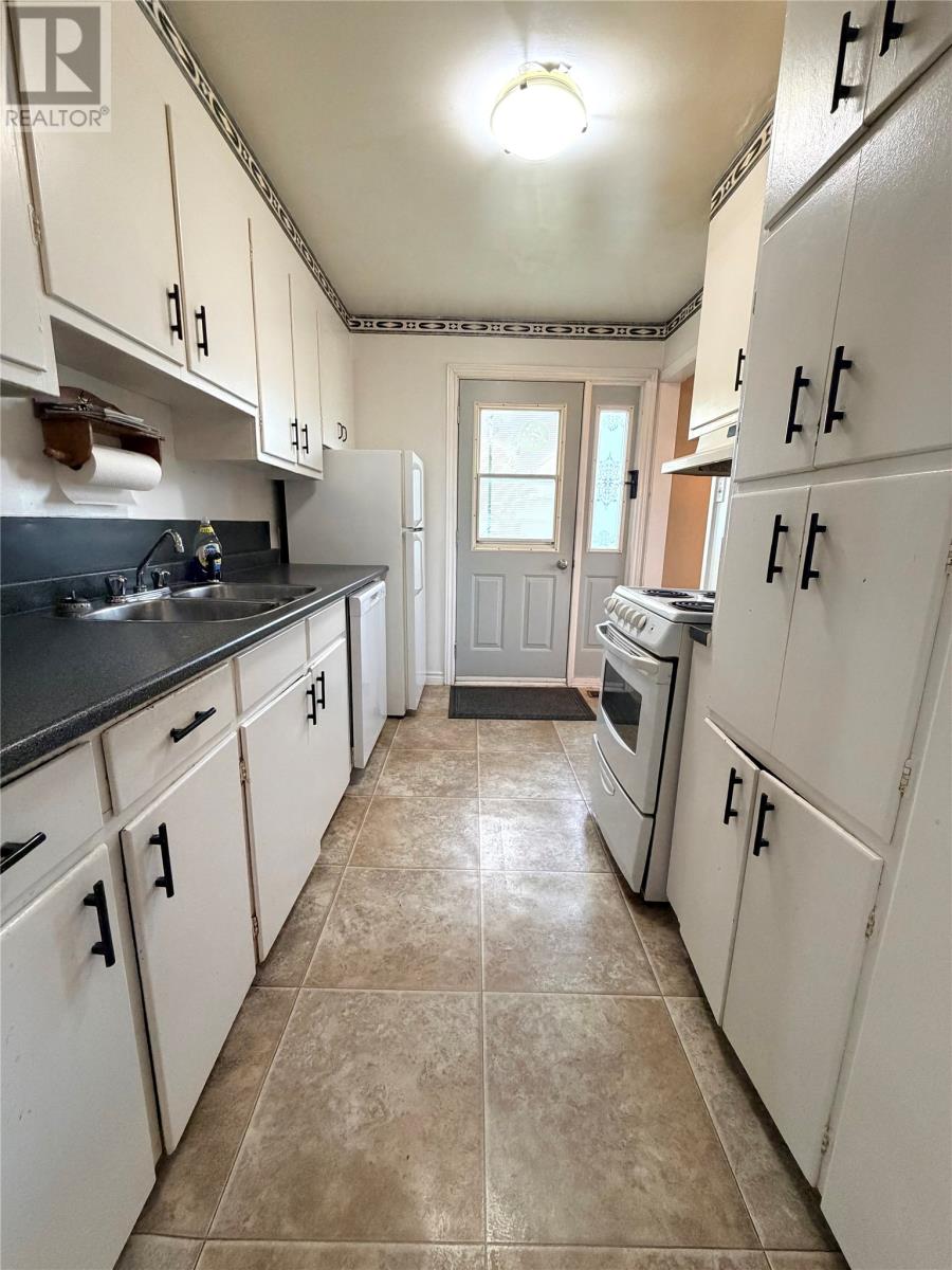 2 Pleasant Street, Grand Falls - Windsor, Newfoundland & Labrador A2B 1J1 - Photo 2 - 1298823