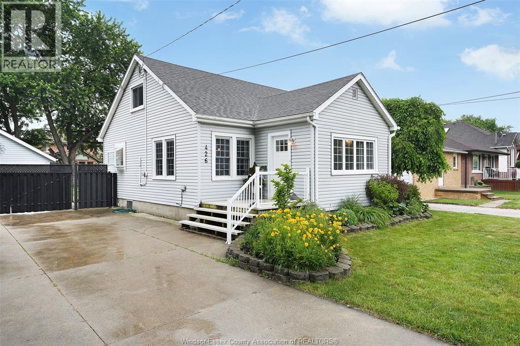 426 St. Pierre, Tecumseh, Ontario  N8N 1Y9 - Photo 2 - 26013765