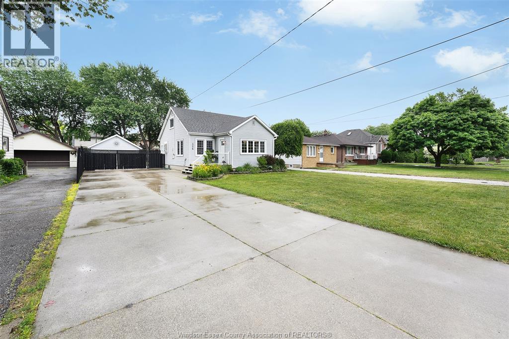 426 St. Pierre, Tecumseh, Ontario  N8N 1Y9 - Photo 3 - 26013765