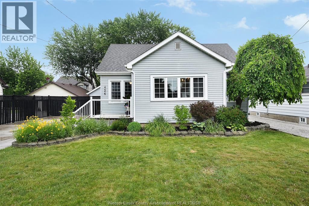 426 St. Pierre, Tecumseh, Ontario  N8N 1Y9 - Photo 4 - 26013765