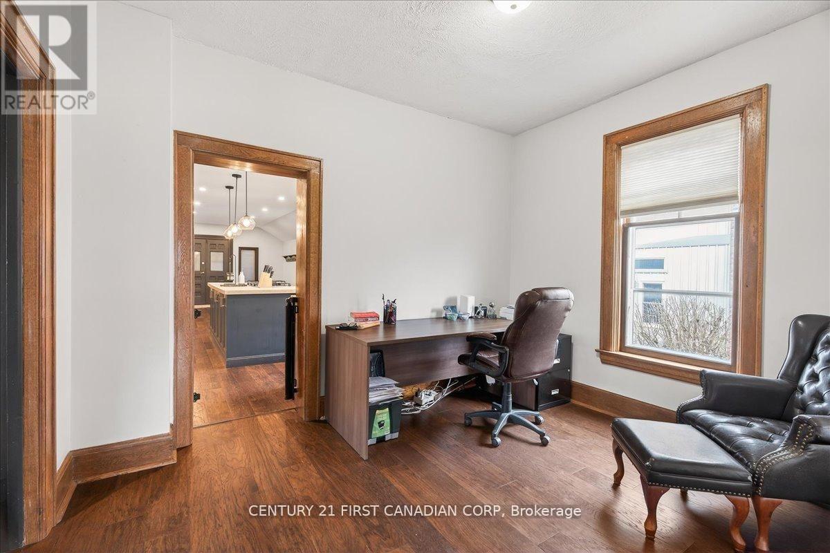 18 Colborne Street, Strathroy-Caradoc, Ontario  N7G 2L9 - Photo 13 - X12935588