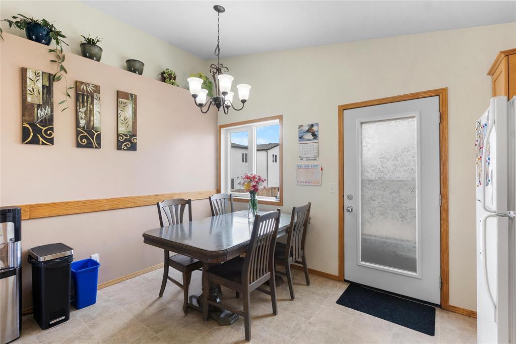 341 Notre Dame Drive, Lorette, Manitoba R5K 0Y3 - Photo 6 - 202613415