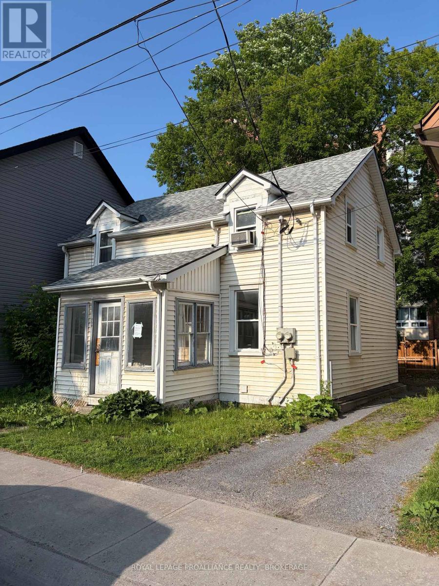 359 Division Street, Kingston, Ontario K7K 4A4 - Photo 2 - X13430168