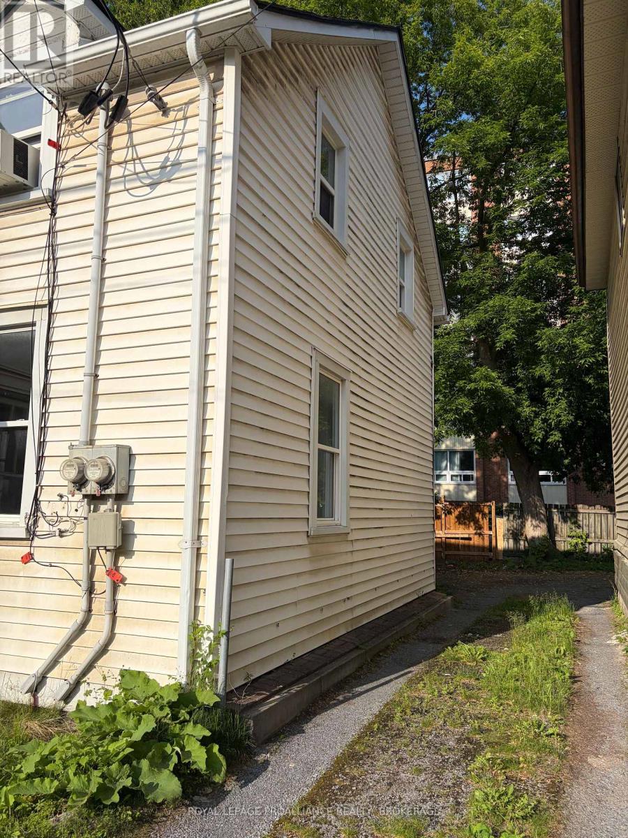 359 Division Street, Kingston, Ontario K7K 4A4 - Photo 4 - X13430168