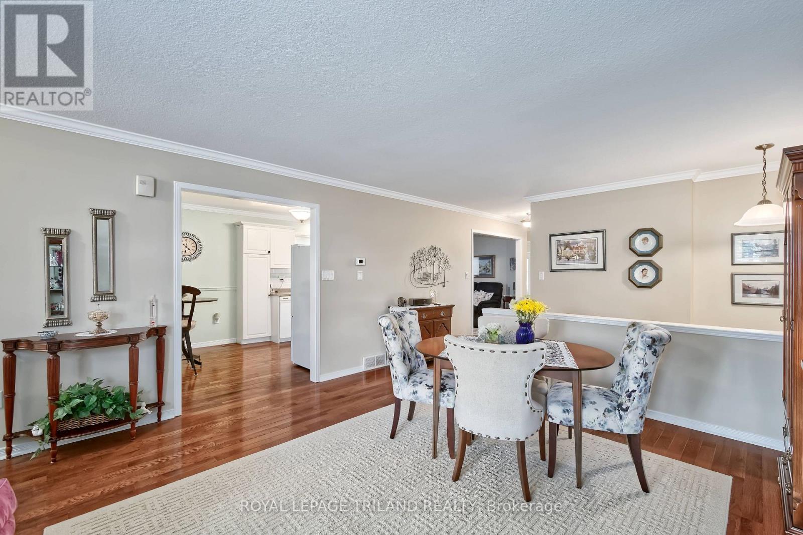 1427 South Wenige Drive, London North, Ontario  N5X 4N1 - Photo 4 - X13430108