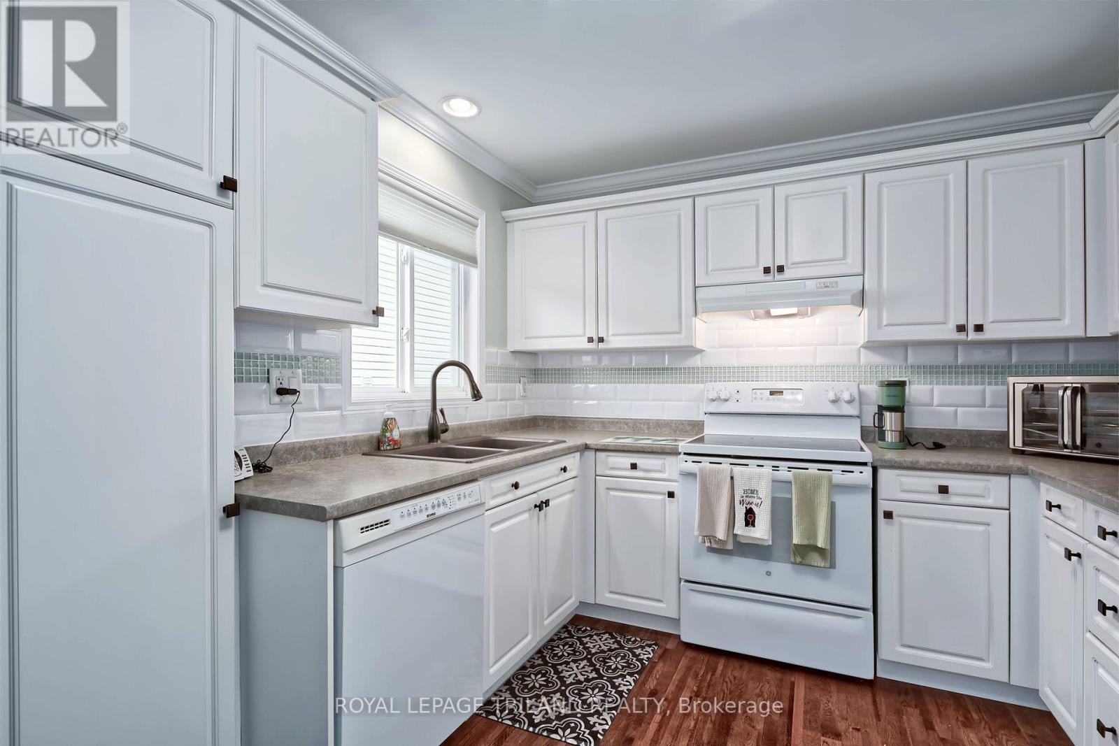 1427 South Wenige Drive, London North, Ontario  N5X 4N1 - Photo 6 - X13430108