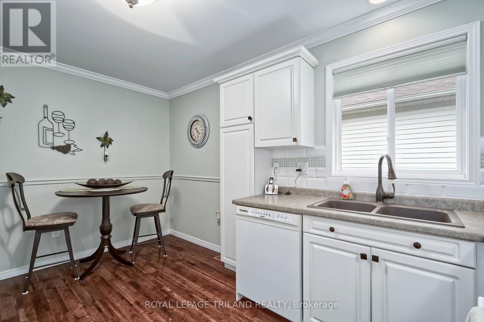 1427 South Wenige Drive, London North, Ontario  N5X 4N1 - Photo 8 - X13430108
