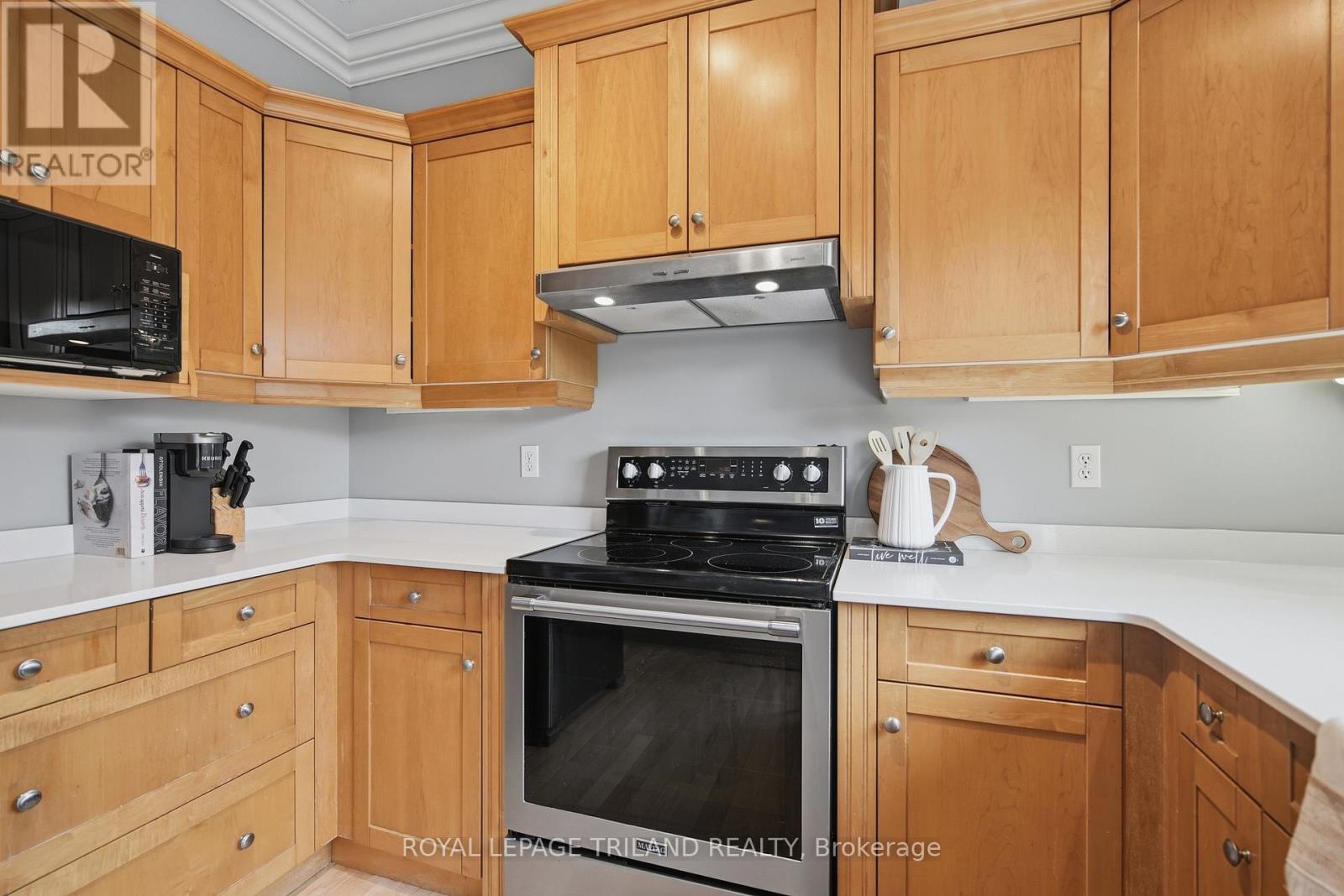 32 Wingreen Lane, Middlesex Centre, Ontario  N0L 1R0 - Photo 13 - X13430122